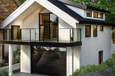 Small elegant home design photo in Other