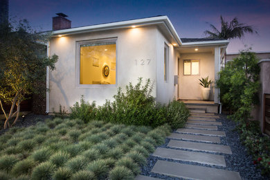 Small minimalist home design photo in Orange County