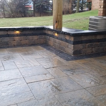 Unilock's Bristol Valley with a Double Courtstone border Patio