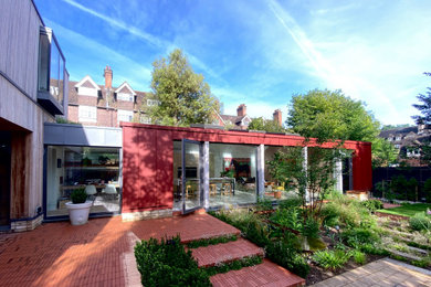 Photo of a modern home in Surrey.