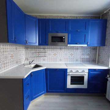 Синяя кухня эконом ремонт