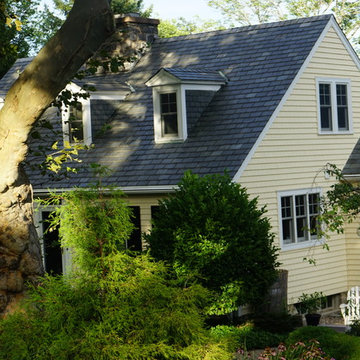 Alside Pelican Bay, Adobe Cream, Cape Cod Cedar Shake Siding. North Haven CT.