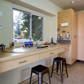 Custom Garage in Maple Thermally Fused Laminate with Sahara Epoxy Floor