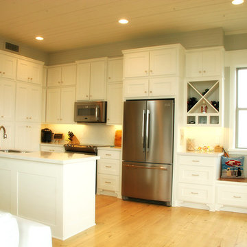 Coastal ThePetitHouse.com Kitchen