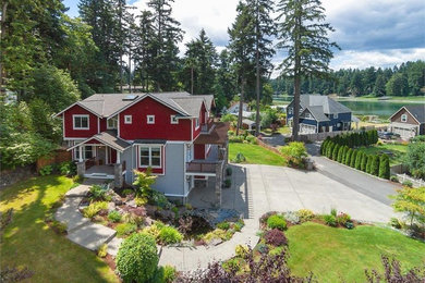 Arts and crafts exterior home photo in Seattle
