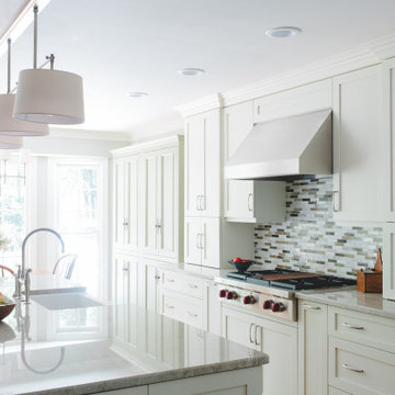 Sandy Springs Bright Kitchen