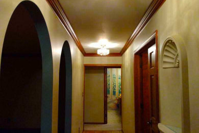 Example of a classic home design design in Detroit