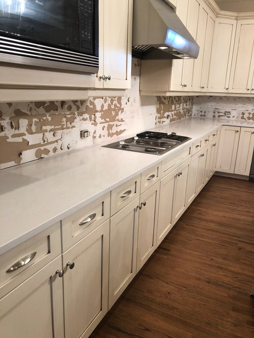 Countertops Too White For Cabinets, What Color Countertop With Off White Cabinets