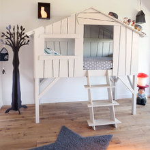 Girl's bedroom