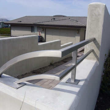 Morro Bay: Modern Landscape Guard Railing