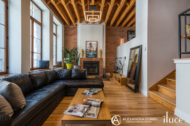 Home design - large rustic home design idea in Montreal