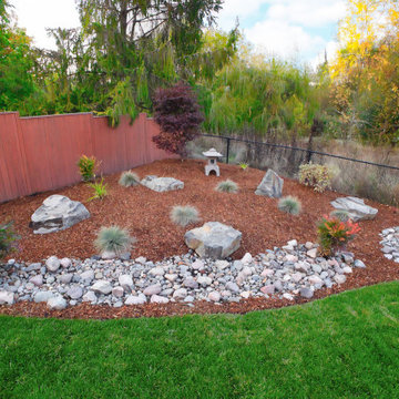 Backyard landscape in Hillsboro after, Left side berm
