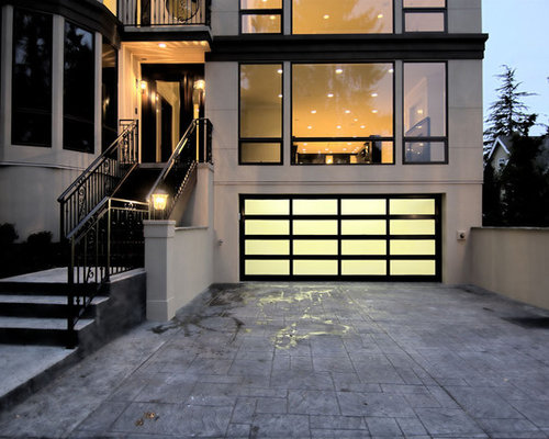 Tuck Under Garage Design Ideas &amp; Remodel Pictures | Houzz