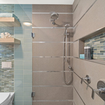 Contemporary Beach Themed Bathroom
