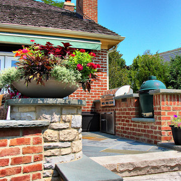 Colonial Charm - Glenview Residence