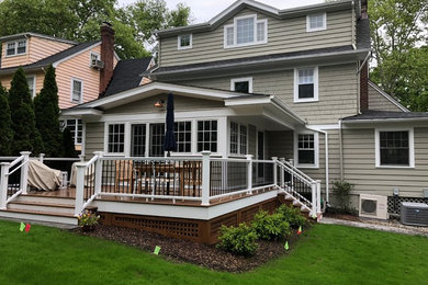 Example of a transitional deck design in New York