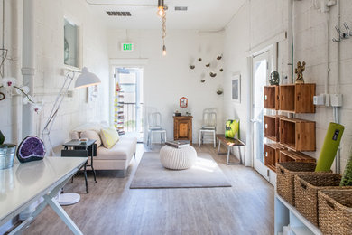 Example of an eclectic living room design in Denver