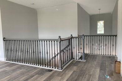 Staircase - modern staircase idea in Orlando