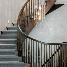 ENTRANCE/STAIRS