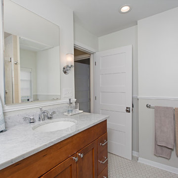 Small Bath in North Side Chicago