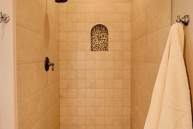 Example of a classic bathroom design in Seattle