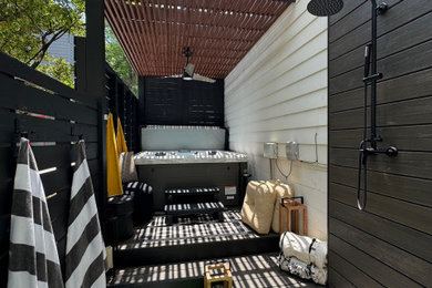 Inspiration for a contemporary deck remodel in Atlanta