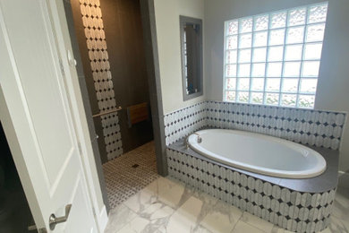 Home design - traditional home design idea in Houston