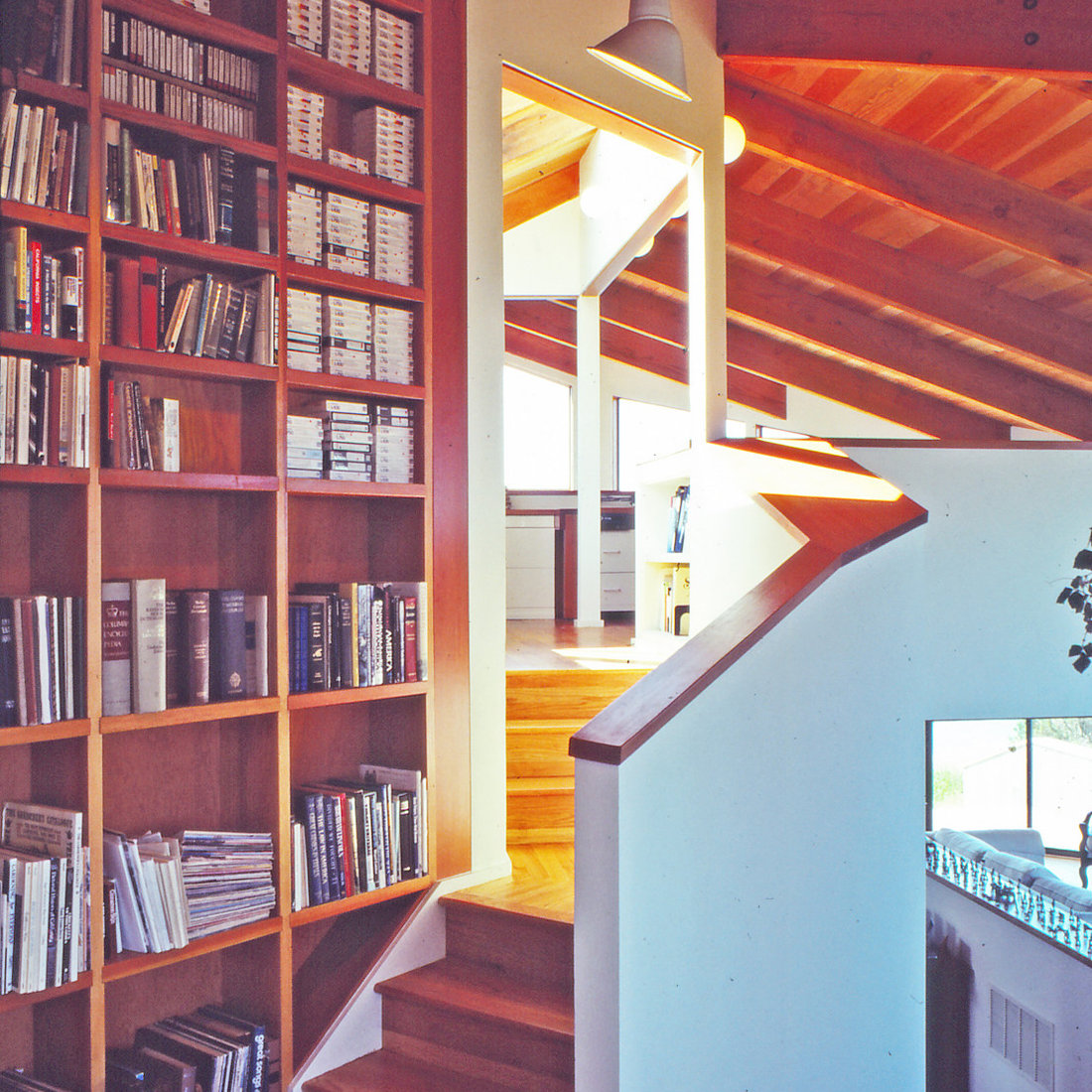 Spalding: Cantilevered Office