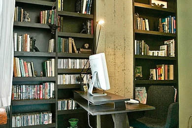 Urban home office photo in Los Angeles