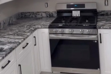 Kitchen - kitchen idea in Bridgeport