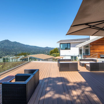 Magnificent Deck Worthy of the View