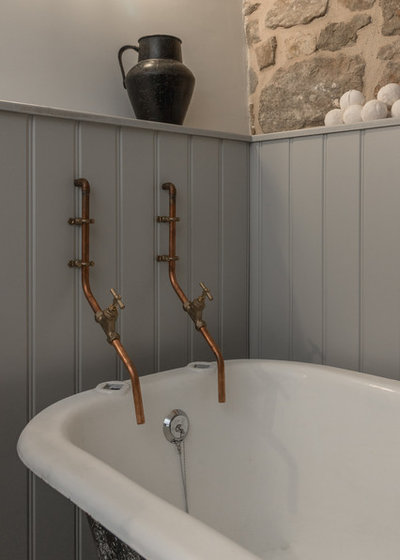 カントリー 浴室 by Design Storey