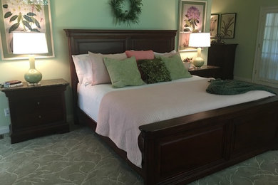 Bedroom - transitional bedroom idea in Chicago