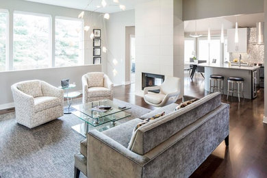 Example of a family room design in Kansas City
