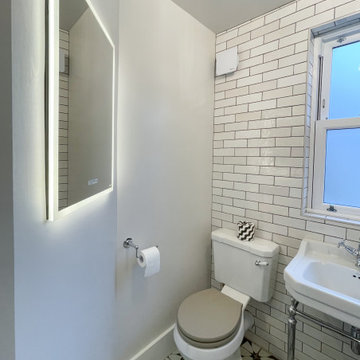 Compact Victorian Bathroom