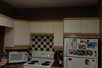 Kitchen - kitchen idea in Calgary