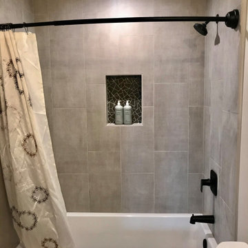 Hall Tub/Shower