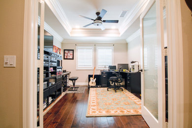 Inspiration for a timeless home office remodel in Orange County