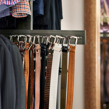 Master Closet - Club Oaks