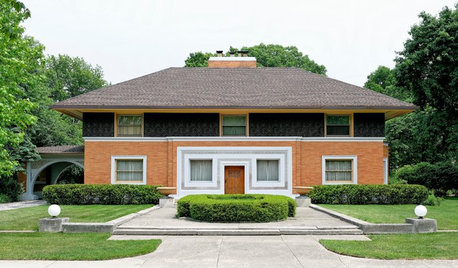 View Frank Lloyd Wright’s Early Work on a Chicago Architecture Walk