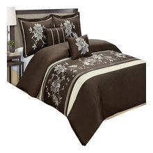 guest room bedding
