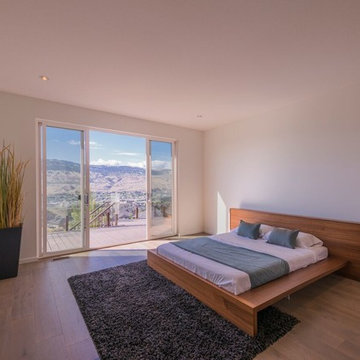 Visao Court Kamloops, BC - Modern Tuscan Interpretation