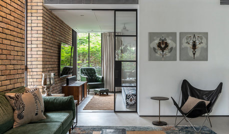 India Houzz Tour: A Central Courtyard Opens a City Unit to Nature