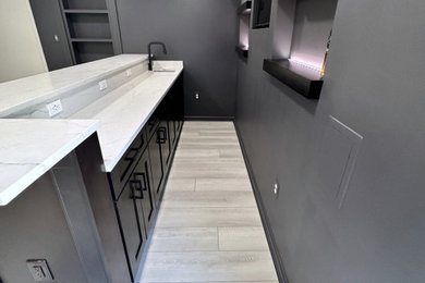 Home bar - modern home bar idea in DC Metro