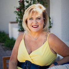 Michelle Lloyd AZ Homes
