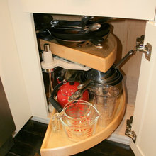Cabinet features