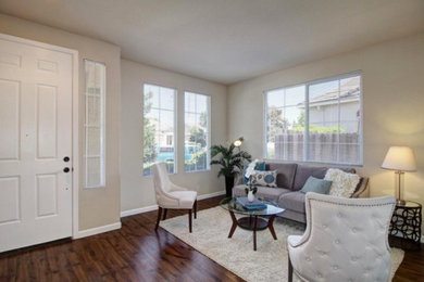 Trendy living room photo in Sacramento