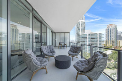 Minimalist balcony photo in Miami