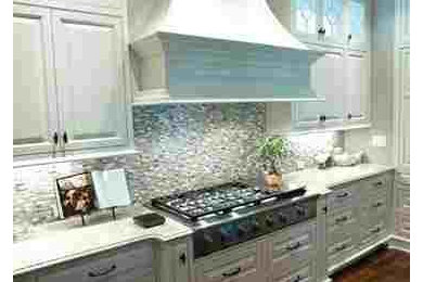 Example of a transitional kitchen design in Louisville