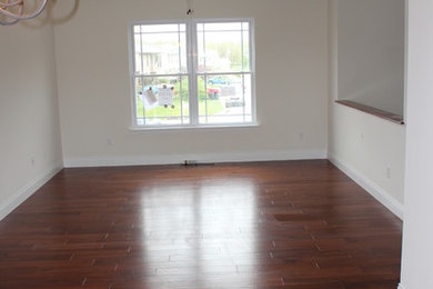 Elegant living room photo in St Louis